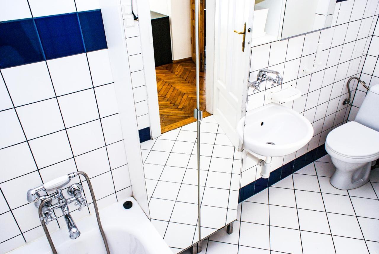Large And Cozy Apartment 60 M2, Cracow Old Town Cracovia Esterno foto